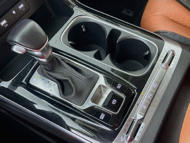 Used 2022 Kia Carnival SX Prestige FWD image 18