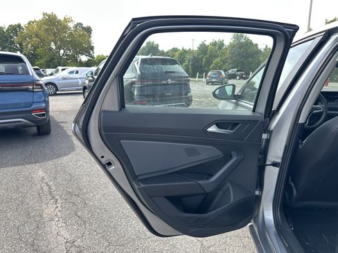 New 2025 Volkswagen Jetta SE image 28