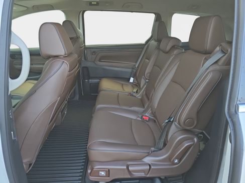 New 2026 Honda Odyssey Touring image 15