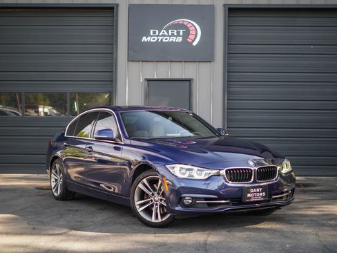 Used 2018 BMW 330e image 1