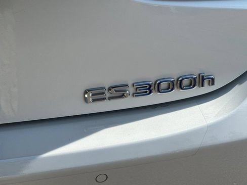 Used 2020 Lexus ES 300h w/ Premium Package FWD image 21