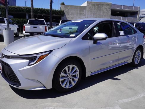 Certified 2026 Toyota Corolla LE FWD image 4