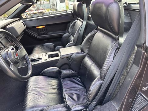 Used 1989 Chevrolet Corvette Coupe RWD image 3