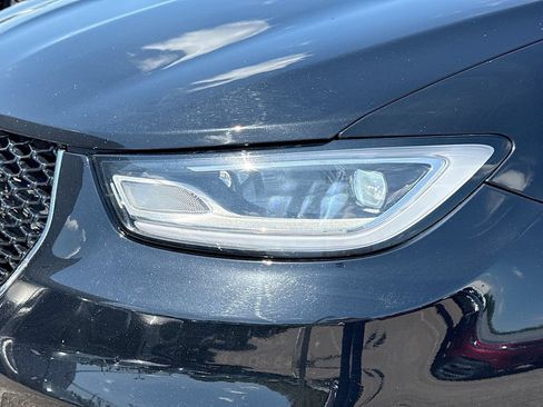 Used 2024 Chrysler Pacifica Touring-L FWD image 9