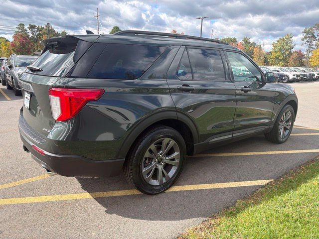 Used 2024 Ford Explorer XLT w/ Equipment Group 202A AWD/4WD image 5