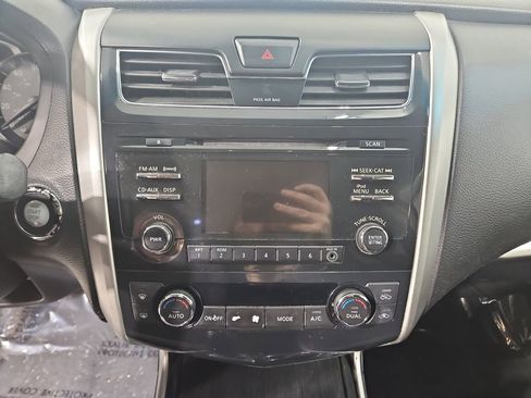 Used 2013 Nissan Altima 2.5 SV image 19