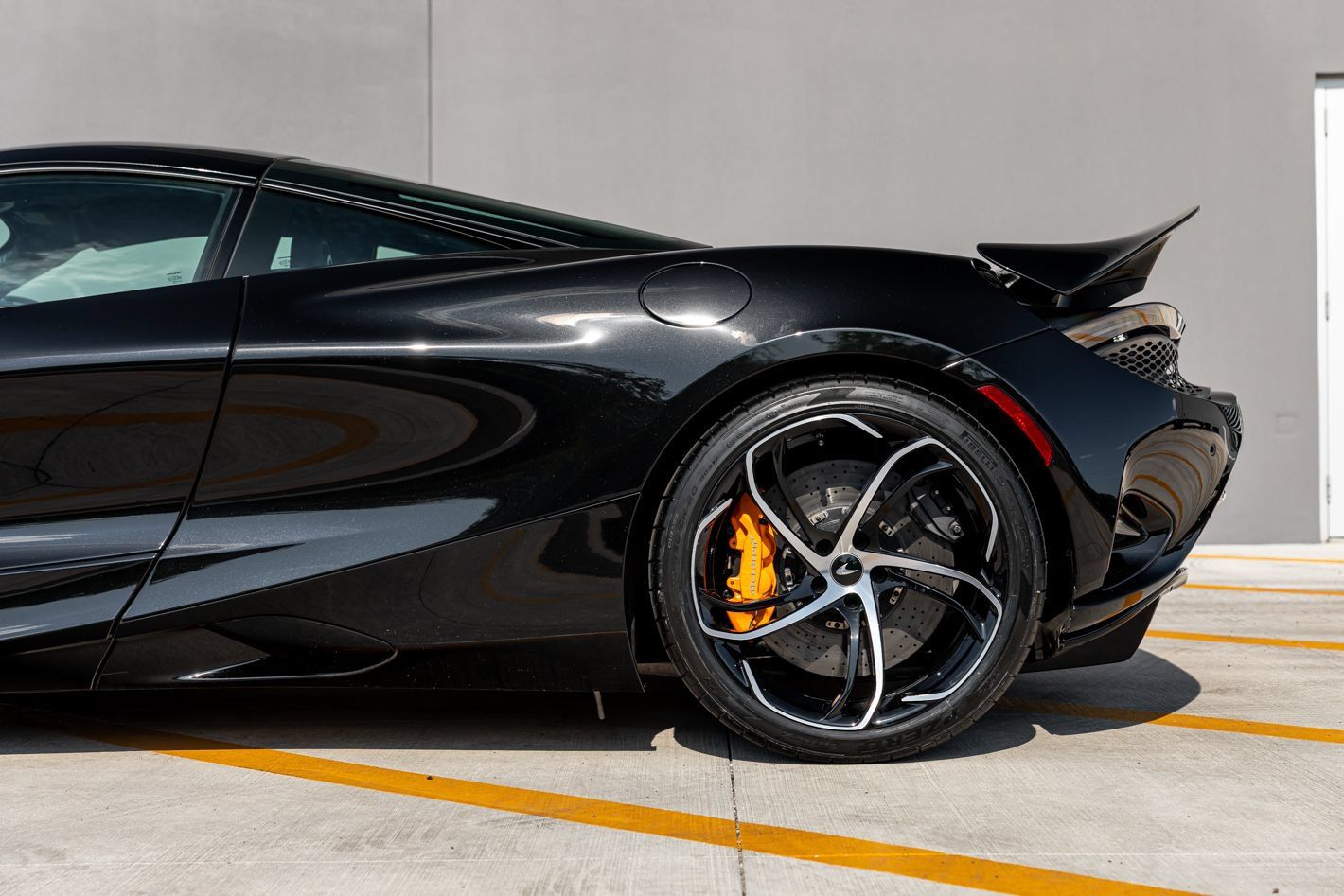 Used 2024 McLaren 750S RWD image 15