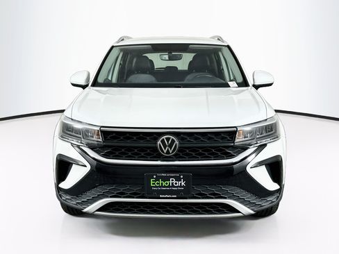 Used 2022 Volkswagen Taos SE AWD/4WD image 2