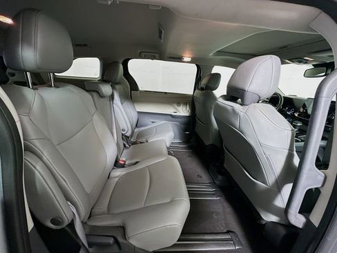 Certified 2024 Toyota Sienna XLE image 26
