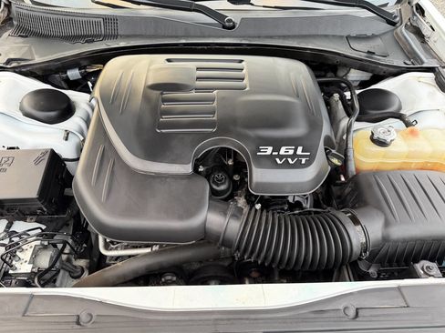 Used 2015 Chrysler 300 Limited w/ Driver Convenience Group image 30