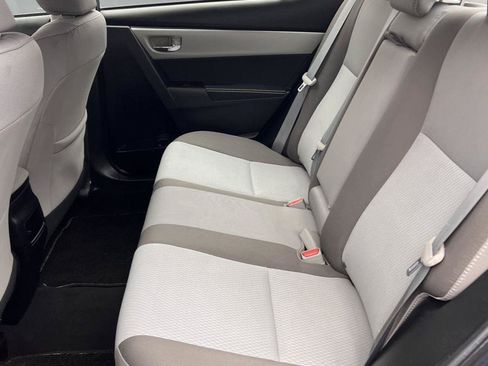 Used 2018 Toyota Corolla LE FWD image 17