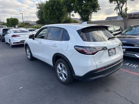 Used 2025 Honda HR-V LX image 2