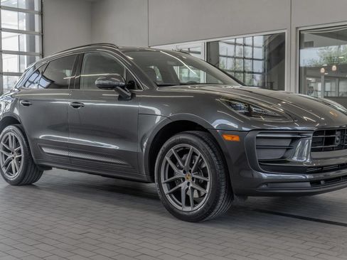 Used 2023 Porsche Macan AWD/4WD image 12