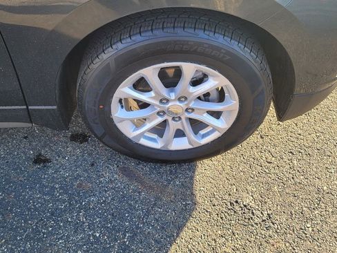 Used 2018 Chevrolet Equinox LT w/ Sun & Infotainment Package image 15