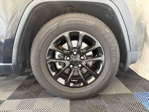 Used 2014 Jeep Grand Cherokee Limited RWD image 25