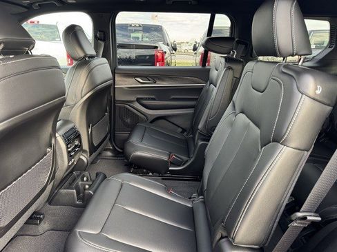 New 2025 Jeep Grand Cherokee L Limited image 29