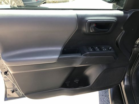 Certified 2023 Toyota Tacoma SR AWD/4WD image 17