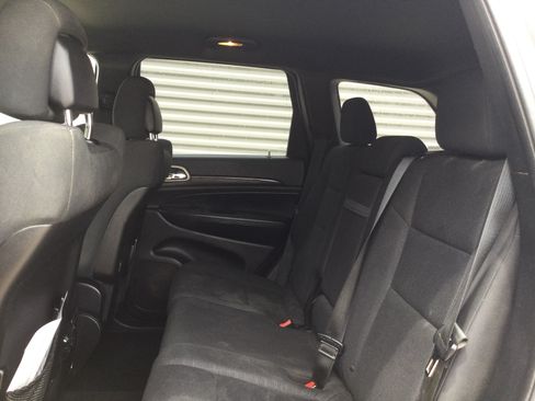 Used 2015 Jeep Grand Cherokee Laredo w/ Quick Order Package 23E AWD/4WD image 6