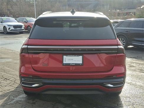 Certified 2024 Lincoln Nautilus Reserve image 5