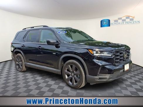 Certified 2025 Honda Pilot Sport image 1