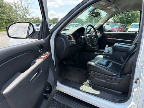 Used 2011 Chevrolet Tahoe LT AWD/4WD image 6