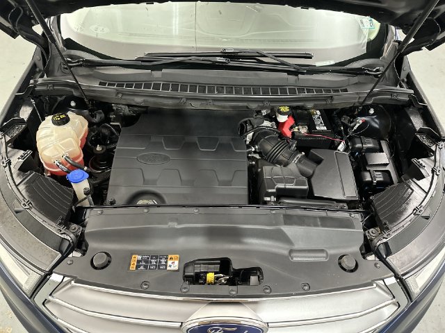 Used 2017 Ford Edge Titanium w/ Equipment Group 301A AWD/4WD image 23