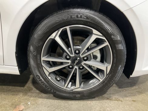 Used 2024 Kia Forte LXS image 10