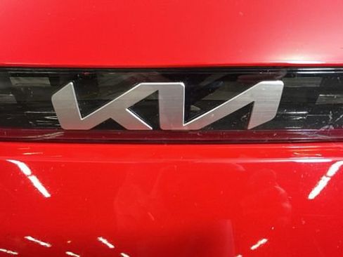 Used 2024 Kia Soul LX w/ Option Group 015 FWD image 8
