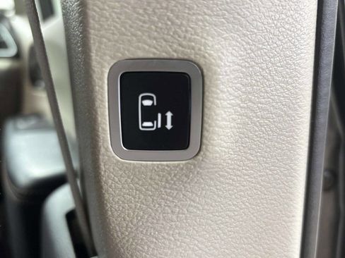 Used 2019 Chrysler Pacifica Touring-L Plus w/ Advanced Safetytec Group image 21