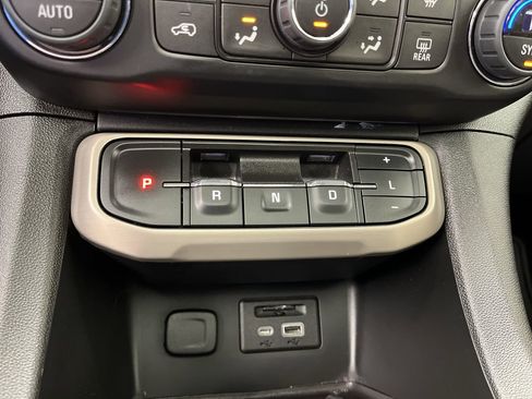 Certified 2023 GMC Acadia Denali w/ Denali Ultimate Package AWD/4WD image 29