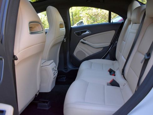 Used 2015 Mercedes-Benz CLA 250 image 39