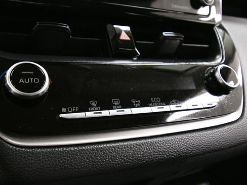 Used 2022 Toyota Corolla LE image 24