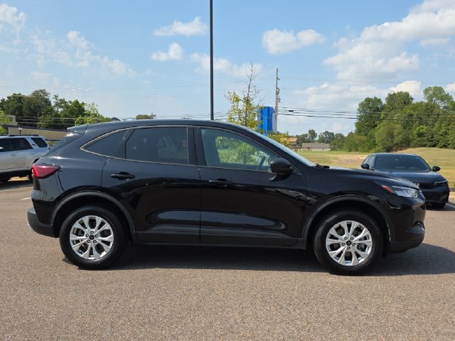 Used 2025 Ford Escape Active AWD/4WD image 2