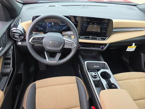 New 2026 Chevrolet Equinox ACTIV w/ Convenience Package III image 3