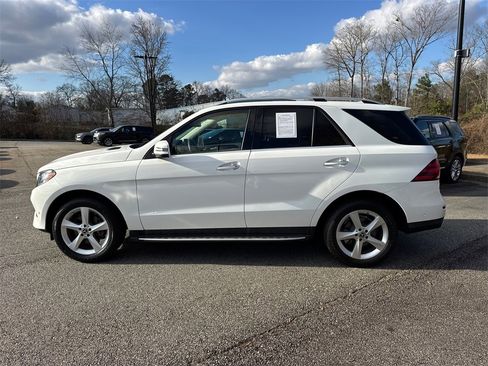 Used 2018 Mercedes-Benz GLE 350 w/ Premium 1 Package image 4