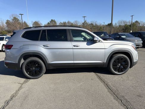 New 2026 Volkswagen Atlas SE image 4