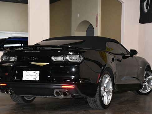 Used 2021 Chevrolet Camaro SS RWD image 5