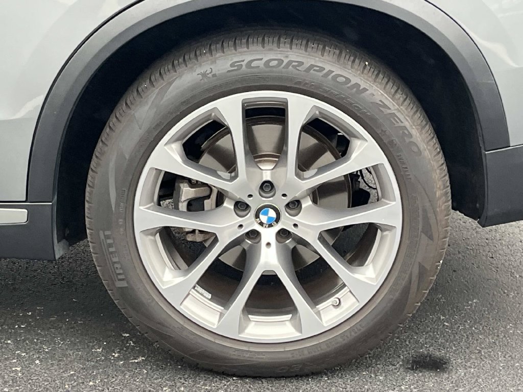 Used 2024 BMW X5 xDrive40i w/ Premium Package AWD/4WD image 11