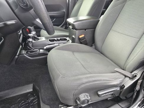 Used 2020 Jeep Gladiator Sport image 19