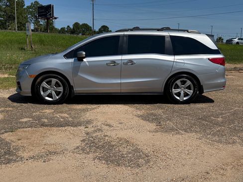 Used 2018 Honda Odyssey EX-L image 2