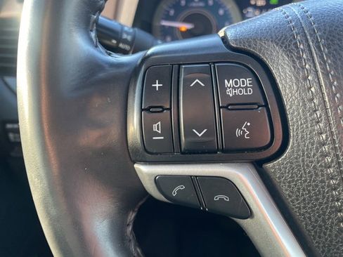 Used 2020 Toyota Sienna XLE image 22