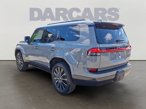 Used 2024 Lexus GX 550 w/ Accessory Package (2T) AWD/4WD image 4
