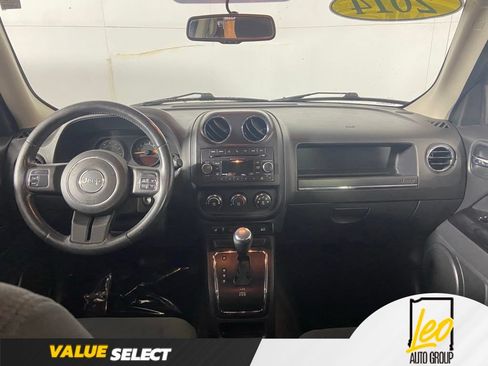 Used 2014 Jeep Patriot Latitude AWD/4WD image 16
