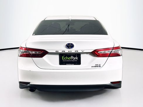 Used 2020 Toyota Camry XLE w/ Carpet Mat Package FWD image 7