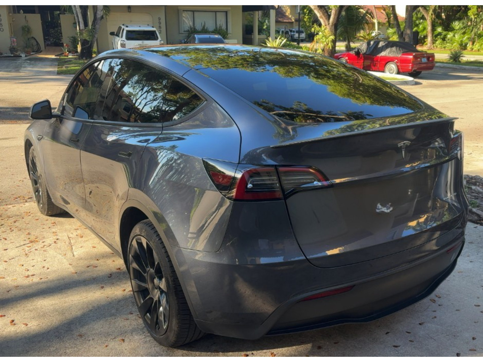 Used 2023 Tesla Model Y Long Range AWD/4WD image 2