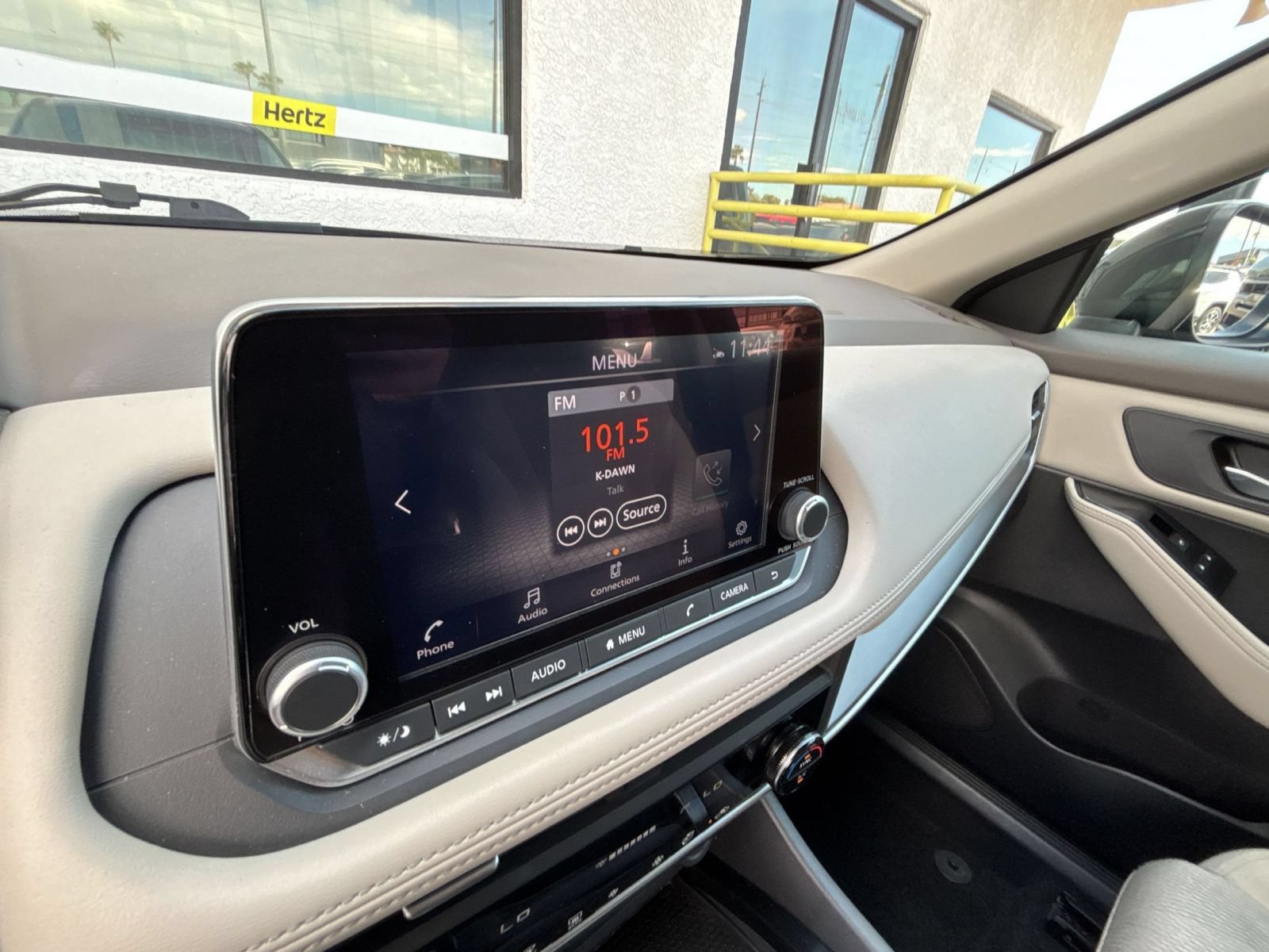 Used 2025 Nissan Rogue SV AWD/4WD image 33