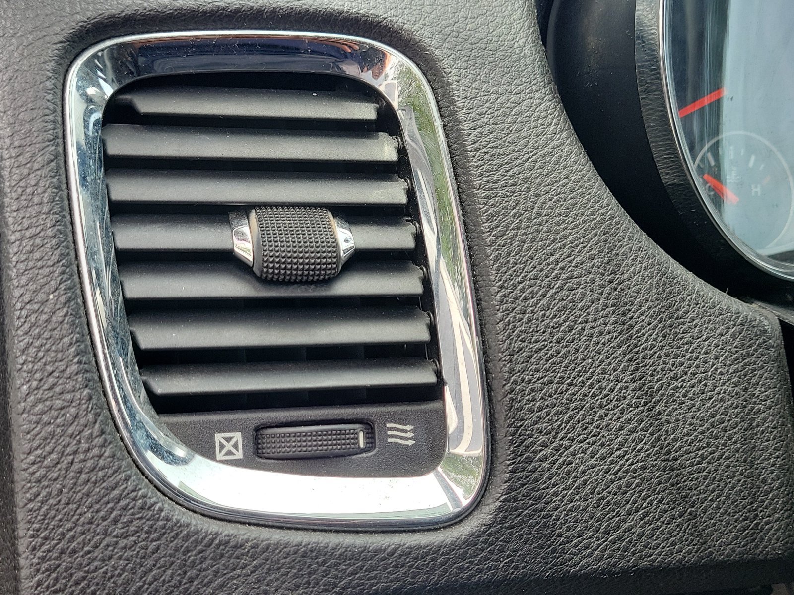 Used 2011 Dodge Durango Citadel RWD image 6