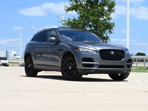 Used 2019 Jaguar F-PACE Prestige AWD/4WD image 2