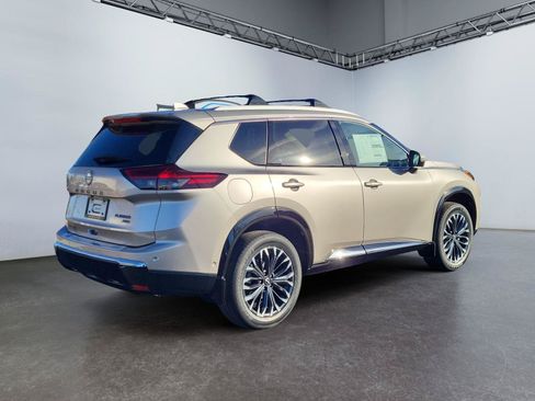 Used 2026 Nissan Rogue Platinum w/ Platinum Premium Package AWD/4WD image 3