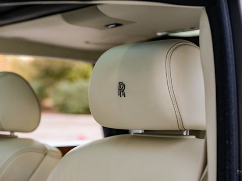 Used 2014 Rolls-Royce Phantom Sedan image 35